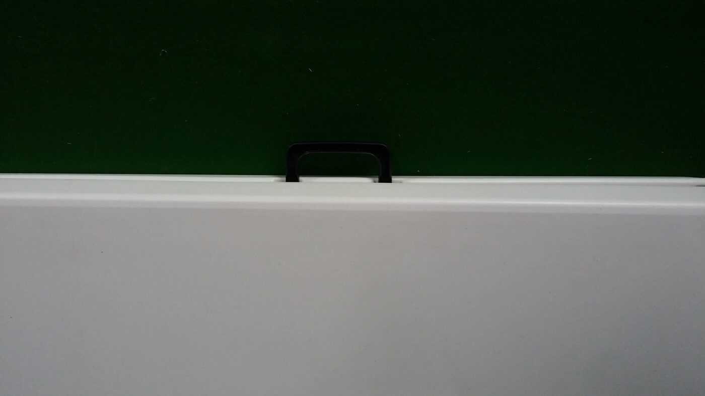 白色PVC膠椅